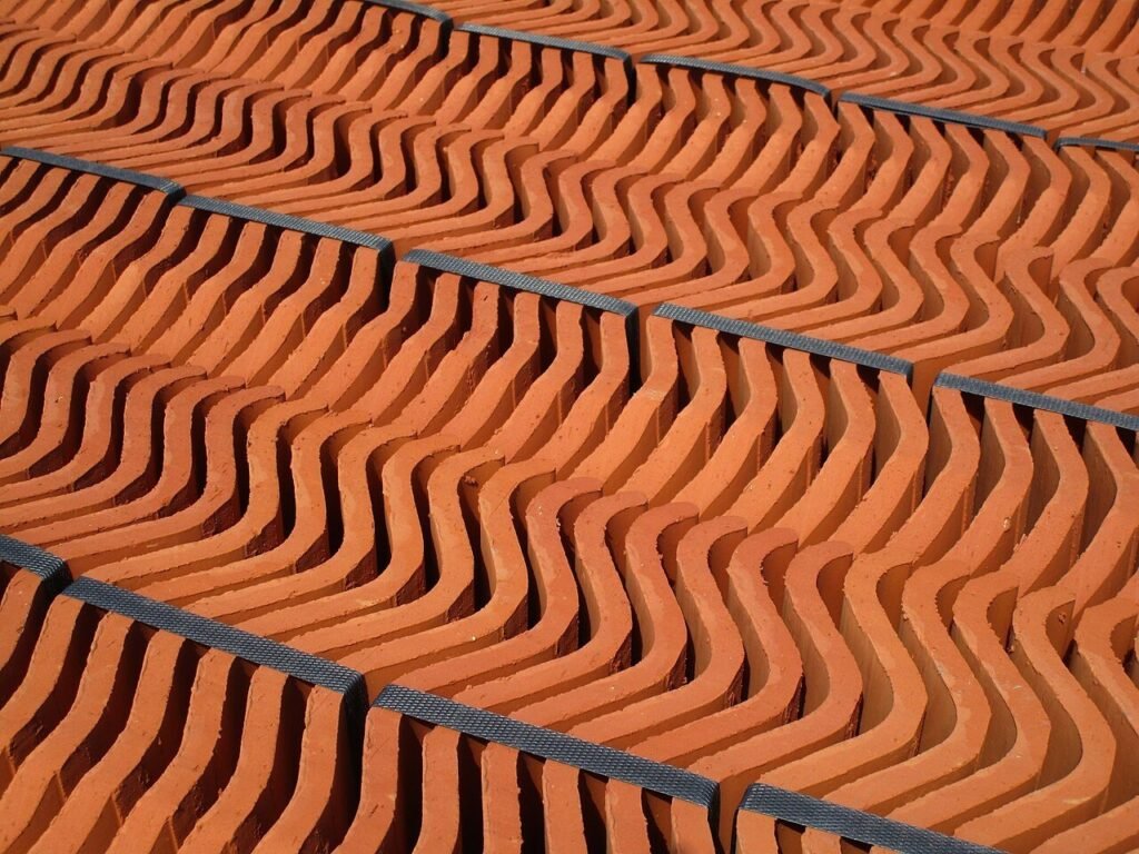 tuiles neuves en palette — photographie d’illustration